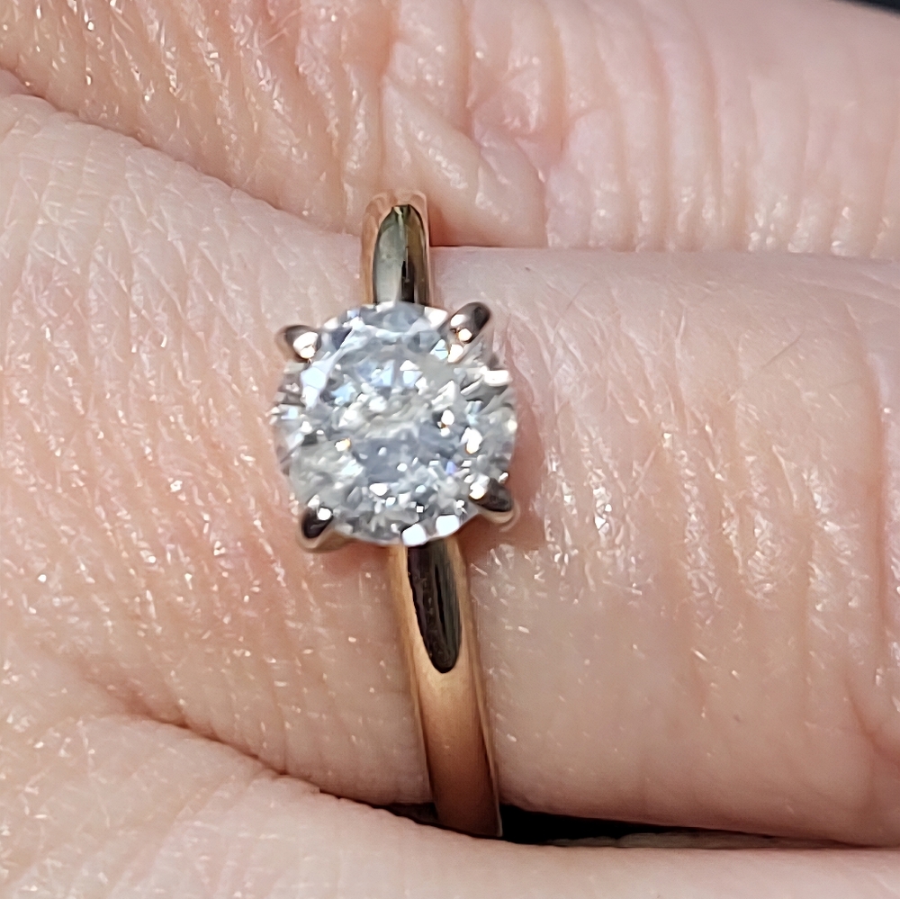 14k yellow gold 1.05ct round diamond set in 4 prong white gold solitaire ring - Picture 13 of 16